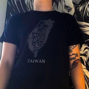 Vintage Bedazzled Taiwan 🇹🇼 T-Shirt!